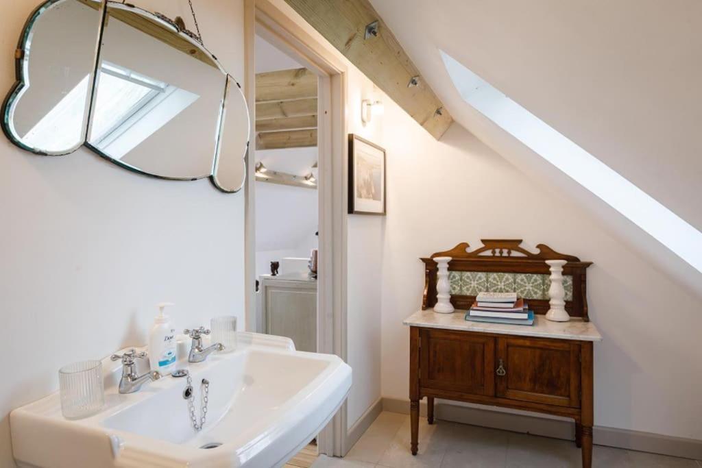 Stylish Cottage In The Pewsey Vale Μάρλμπορο Εξωτερικό φωτογραφία